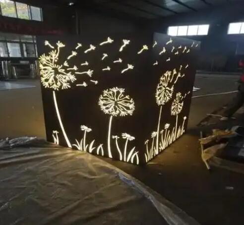 长顺耐候钢灯箱